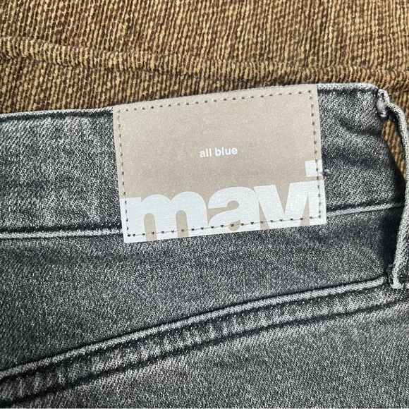 Mavi Iconic High Rise Mom Jean - Picture 10 of 10